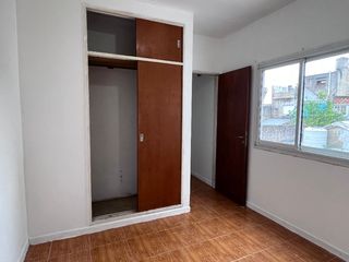 Foto 9 de Departamento Tipo Casa en alquiler en Lanus Este