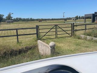 Foto 2 de Terreno en venta - 2.320Mts2 - San Miguel del Monte