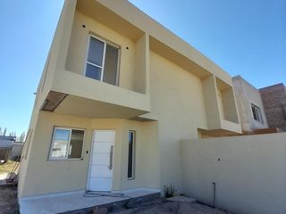 Foto 1 de VENDE DUPLEX A ESTRENAR, B| LOS CEREZOS II - PLOTTIER