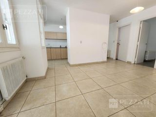 Foto 9 de Casa en  Los Troncos. Alquiler por 24 meses. 3 dormitorios. cocina y comedor diario, amplio patio. grage y trotadora, lavadero