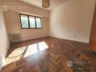 Foto 5 de Casa en  Los Troncos. Alquiler por 24 meses. 3 dormitorios. cocina y comedor diario, amplio patio. grage y trotadora, lavadero