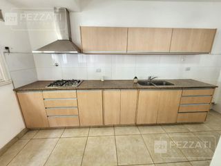 Foto 12 de Casa en  Los Troncos. Alquiler por 24 meses. 3 dormitorios. cocina y comedor diario, amplio patio. grage y trotadora, lavadero