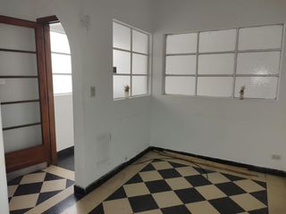 Foto 6 de Oficina en  alquiler plaza mitre