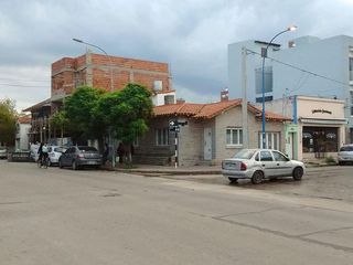 Foto 1 de Casa en Venta en Rivadavia esq. Olazabal Centro - Alberto Dacal Propiedades