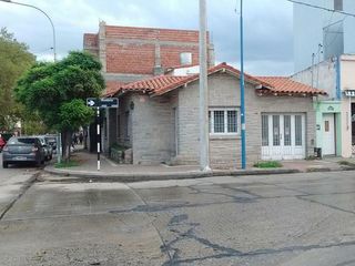 Foto 2 de Casa en Venta en Rivadavia esq. Olazabal Centro - Alberto Dacal Propiedades
