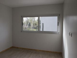 Foto 10 de Departamento en Venta en 28/493 y 495 Manuel B Gonnet - Alberto Dacal Propiedades