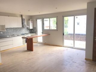 Foto 3 de Departamento en Venta en 28/493 y 495 Manuel B Gonnet - Alberto Dacal Propiedades