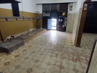 Foto 5 de CASA CON DOS LOCALES EN VENTA Taborda  3729  (REMEDIOS DE ESCALADA)