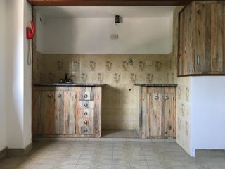 Foto 14 de CASA CON DOS LOCALES EN VENTA Taborda  3729  (REMEDIOS DE ESCALADA)