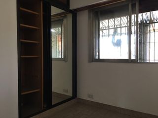 Foto 19 de CASA CON DOS LOCALES EN VENTA Taborda  3729  (REMEDIOS DE ESCALADA)