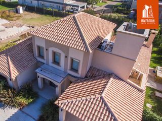Foto 4 de Venta de casa en Barrio Sauces del Lima - Neuquén Capital