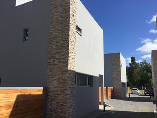 Foto 6 de Casa en 28/493 y 495 Manuel B Gonnet - Alberto Dacal Propiedades