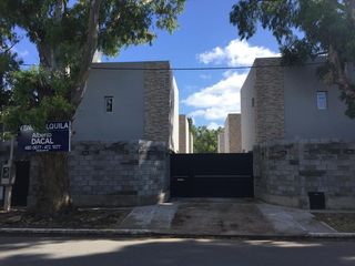 Foto 1 de Casa en 28/493 y 495 Manuel B Gonnet - Alberto Dacal Propiedades