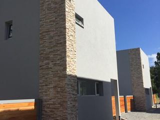 Foto 5 de Casa en 28/493 y 495 Manuel B Gonnet - Alberto Dacal Propiedades