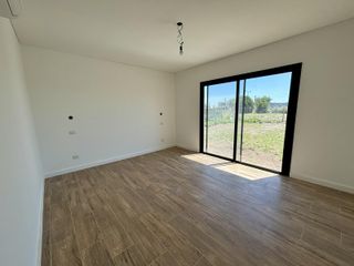Foto 42 de VENTA CASA SAN SEBASTIAN AREA 10 - 4 AMBIENTES