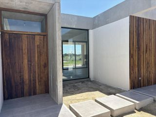 Foto 5 de VENTA CASA SAN SEBASTIAN AREA 10 - 4 AMBIENTES