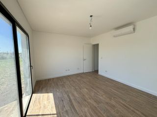 Foto 40 de VENTA CASA SAN SEBASTIAN AREA 10 - 4 AMBIENTES