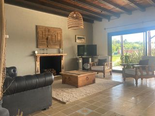 Foto 2 de Casa en venta - 5 Dormitorios 4 Baños - 864Mts2 - El Cazal, Belén de Escobar