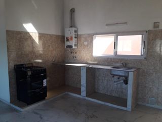 Foto 3 de Casa en venta - 2 Dormitorios 3 Baños - Cochera - 230Mts2 - La Plata