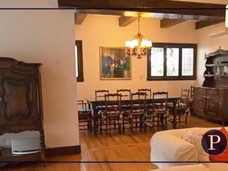 Foto 2 de Exclusivo chalet en Playa Grande