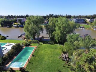 Foto 1 de San Marco | Venta | Cálida casa moderna en excelente lote al río