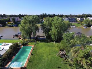 Foto 44 de San Marco | Venta | Cálida casa moderna en excelente lote al río
