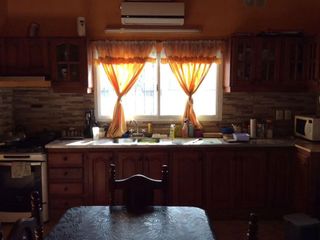 Foto 2 de Casa en venta - 3 dormitorios 2 baños - Cochera - 400mts2 - Mar Del Tuyú