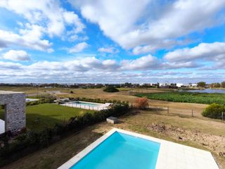 Foto 38 de VENTA CASA EL CANTON AL GOLF 5 AMBIENTES