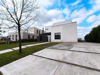 Foto 7 de VENTA CASA EL CANTON AL GOLF 5 AMBIENTES