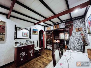Foto 9 de Casa en venta - 3 Dormitorios 2 Baños - Cochera - 274mts2 - Villa Elvira, La Plata