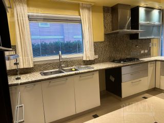 Foto 26 de Importante casa en venta en Saint Thomas Sur 4 dormitorios   Escritorio y dependencias