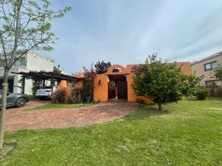 Foto 2 de Casa - Fincas del Lago