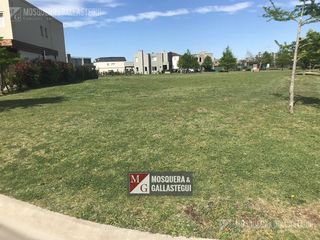 Foto 1 de Mosquera y Gallastegui - VENTA Terreno en Ayres Plaza