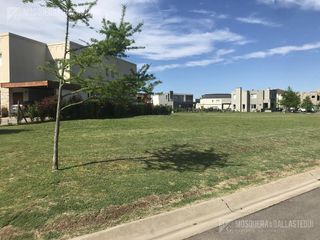 Foto 3 de Mosquera y Gallastegui - VENTA Terreno en Ayres Plaza
