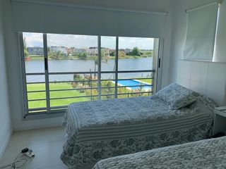 Foto 22 de Casa al lago en venta