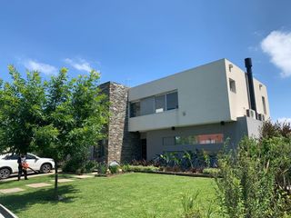 Foto 3 de Casa al lago en venta