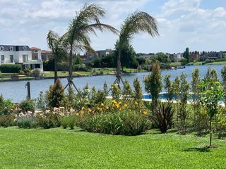 Foto 1 de Casa al lago en venta