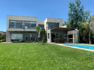 Foto 13 de Casa al lago en venta