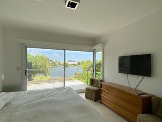 Foto 25 de Casa al lago en venta