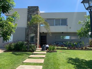 Foto 4 de Casa al lago en venta