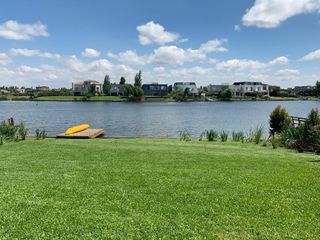 Foto 6 de Casa al lago en venta