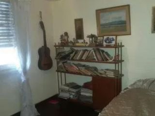 Foto 6 de Casa Venta 4 dormitorios 1 baño - 210mts2 totales 180mts2 cubiertos- Banfield