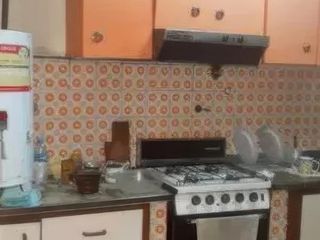 Foto 9 de Casa Venta 4 dormitorios 1 baño - 210mts2 totales 180mts2 cubiertos- Banfield