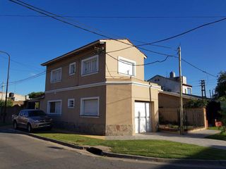 Foto 1 de Casa en Venta en 517/3 bis La Plata - Alberto Dacal Propiedades