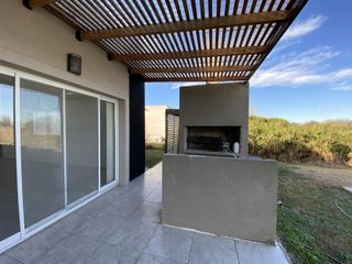 Foto 14 de Casa en Venta con vista a espejo de agua Barrio El Canton Puerto Escobar