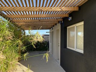 Foto 2 de Casa en Venta con vista a espejo de agua Barrio El Canton Puerto Escobar