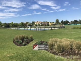 Foto 1 de Mosquera y Gallastegui - VENTA Terreno en Ayres Plaza