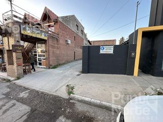 Foto 9 de Oportunidad se VENDE casa con terreno para construir un local en Los Almendros Esq Becerra