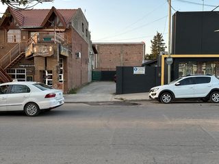 Foto 10 de Oportunidad se VENDE casa con terreno para construir un local en Los Almendros Esq Becerra