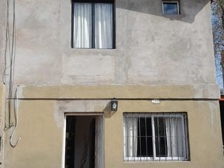 Foto 3 de Oportunidad se VENDE casa con terreno para construir un local en Los Almendros Esq Becerra